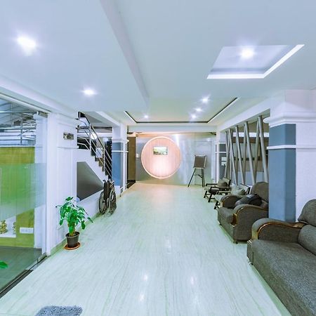 Hotel Athome , Whitefields, Kondapur Hyderabad Bagian luar foto