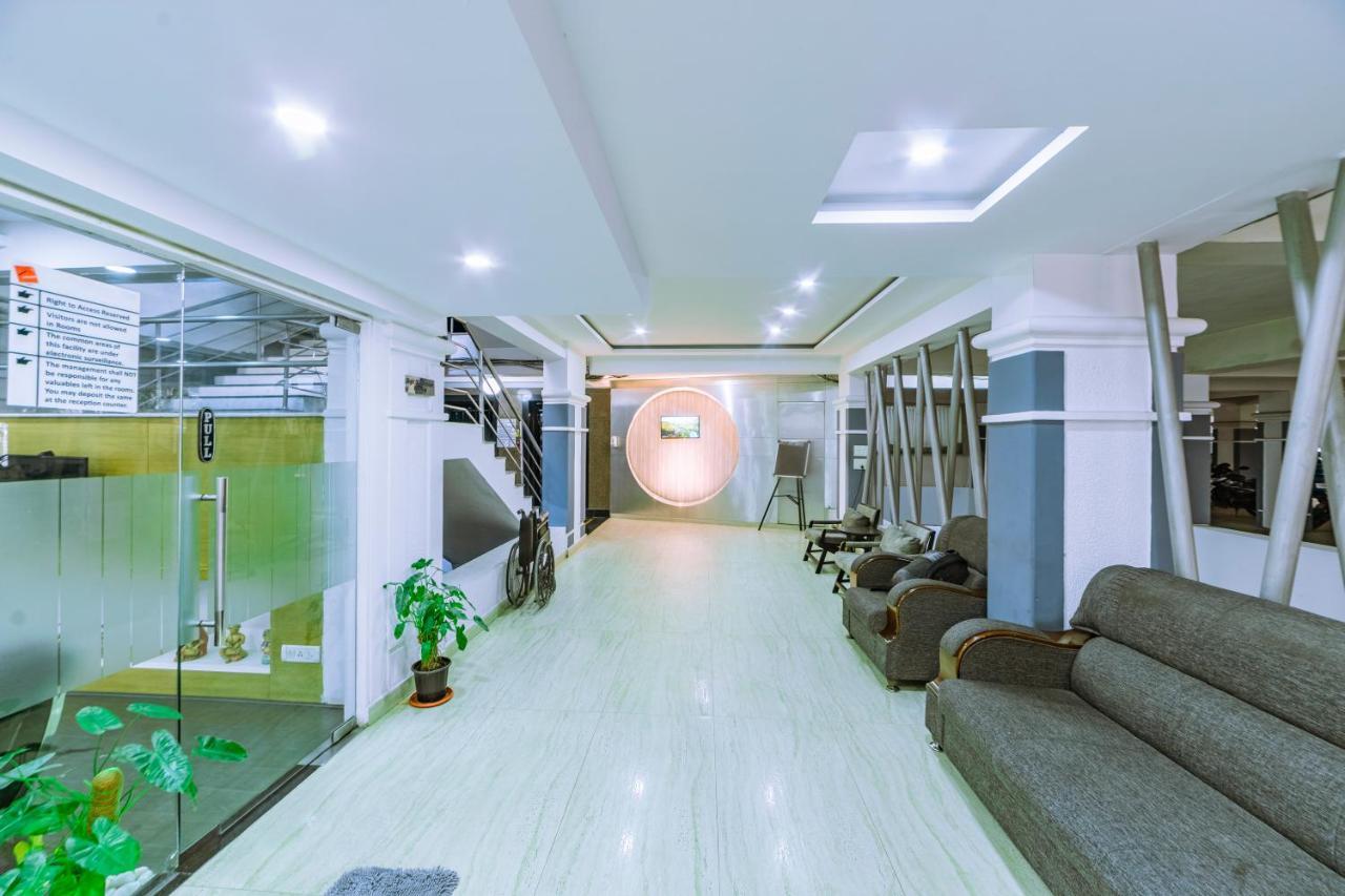 Hotel Athome , Whitefields, Kondapur Hyderabad Bagian luar foto