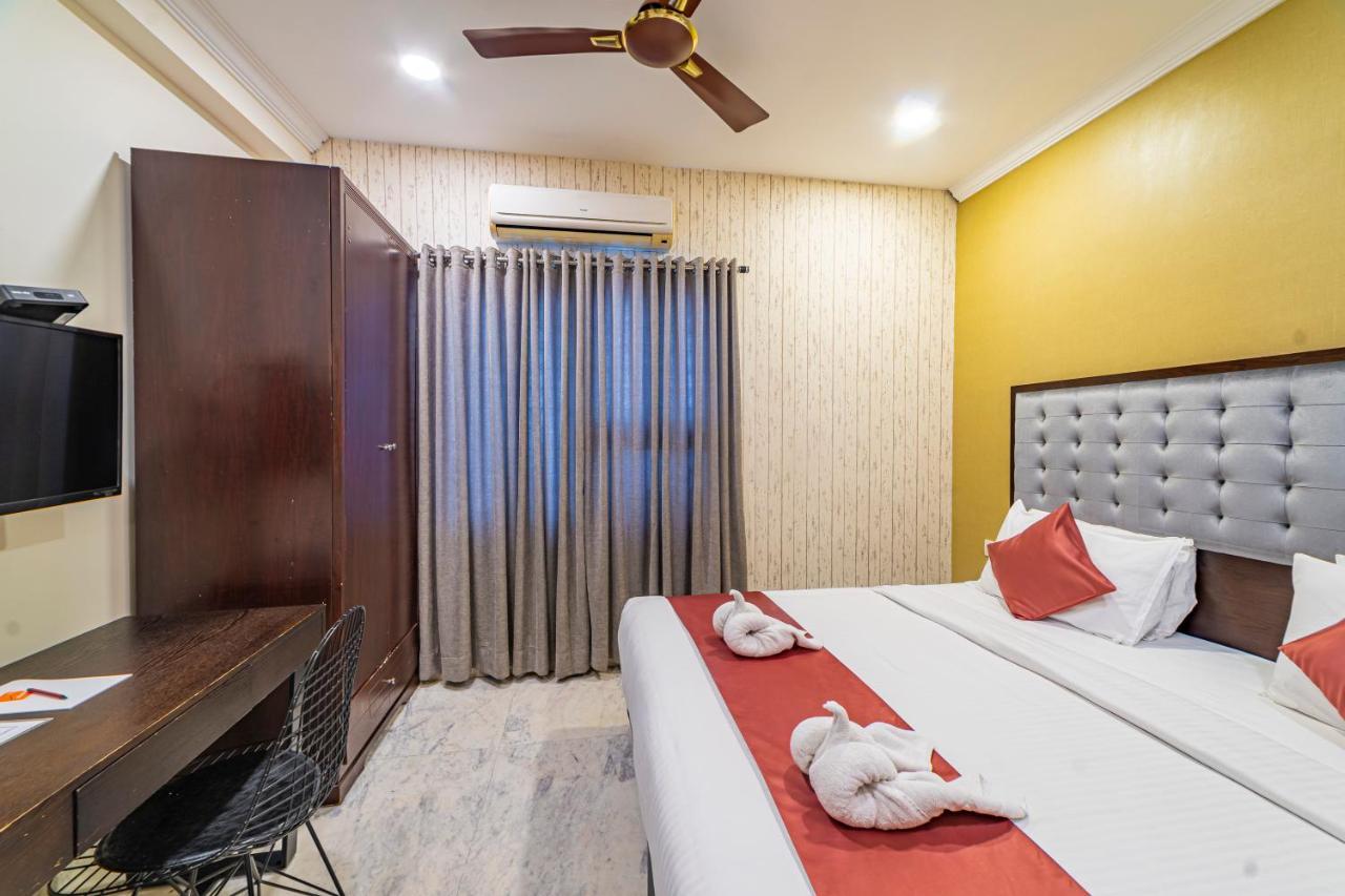 Hotel Athome , Whitefields, Kondapur Hyderabad Bagian luar foto
