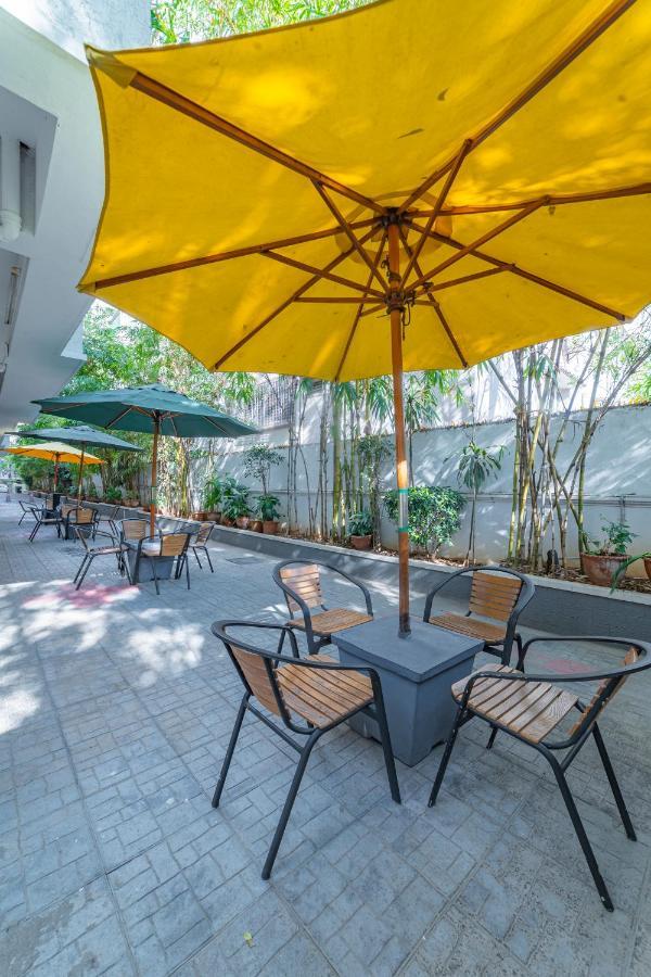 Hotel Athome , Whitefields, Kondapur Hyderabad Bagian luar foto