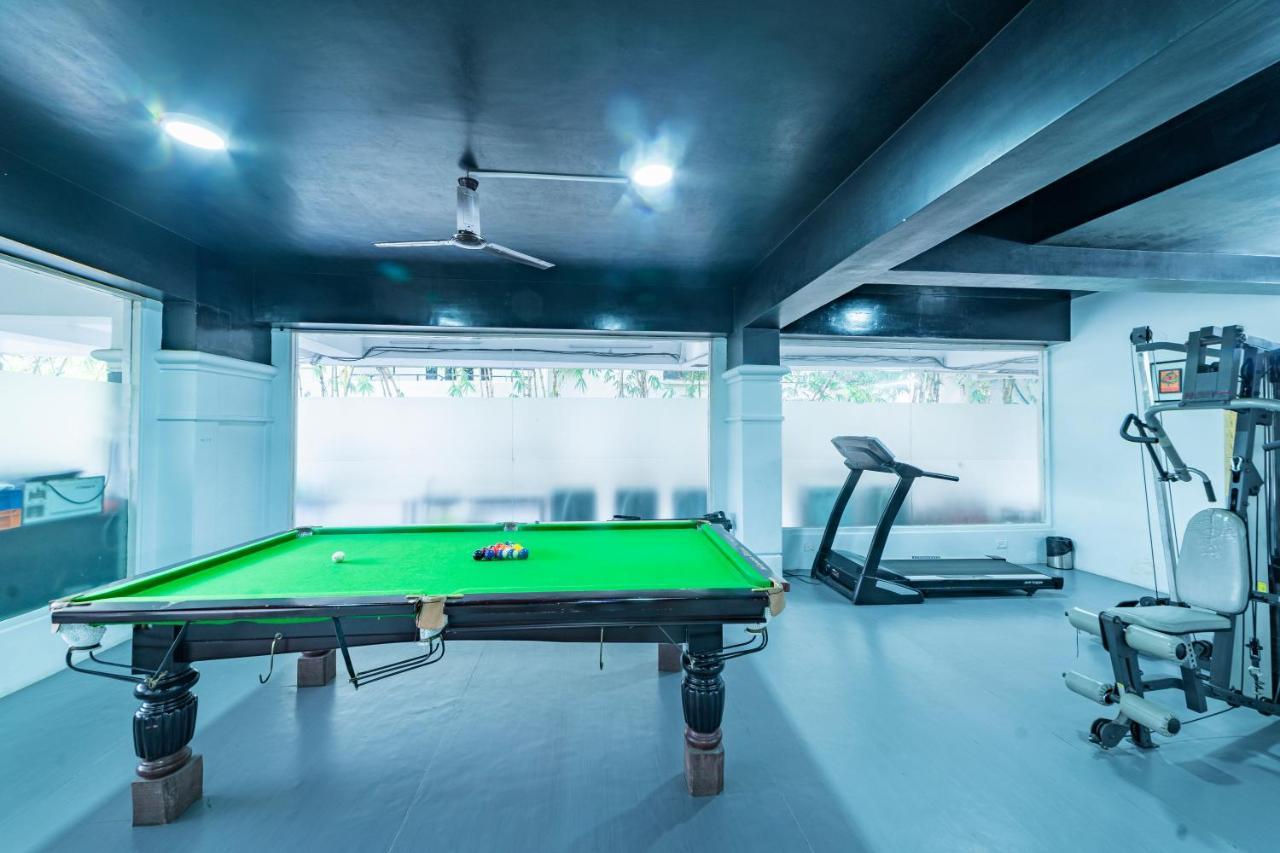 Hotel Athome , Whitefields, Kondapur Hyderabad Bagian luar foto