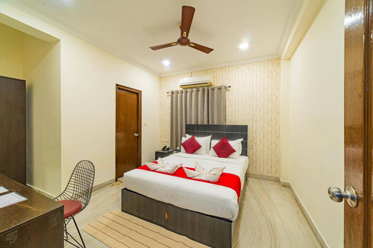 Hotel Athome , Whitefields, Kondapur Hyderabad Bagian luar foto