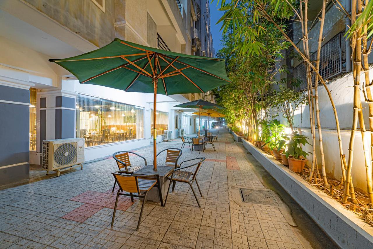 Hotel Athome , Whitefields, Kondapur Hyderabad Bagian luar foto