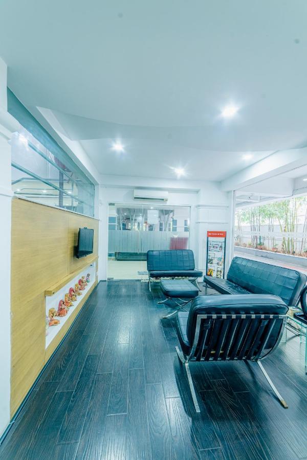 Hotel Athome , Whitefields, Kondapur Hyderabad Bagian luar foto