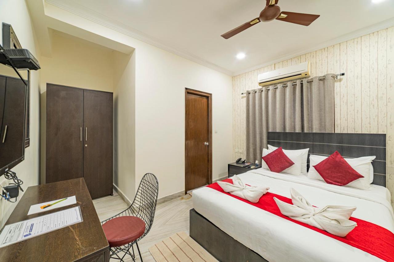 Hotel Athome , Whitefields, Kondapur Hyderabad Bagian luar foto