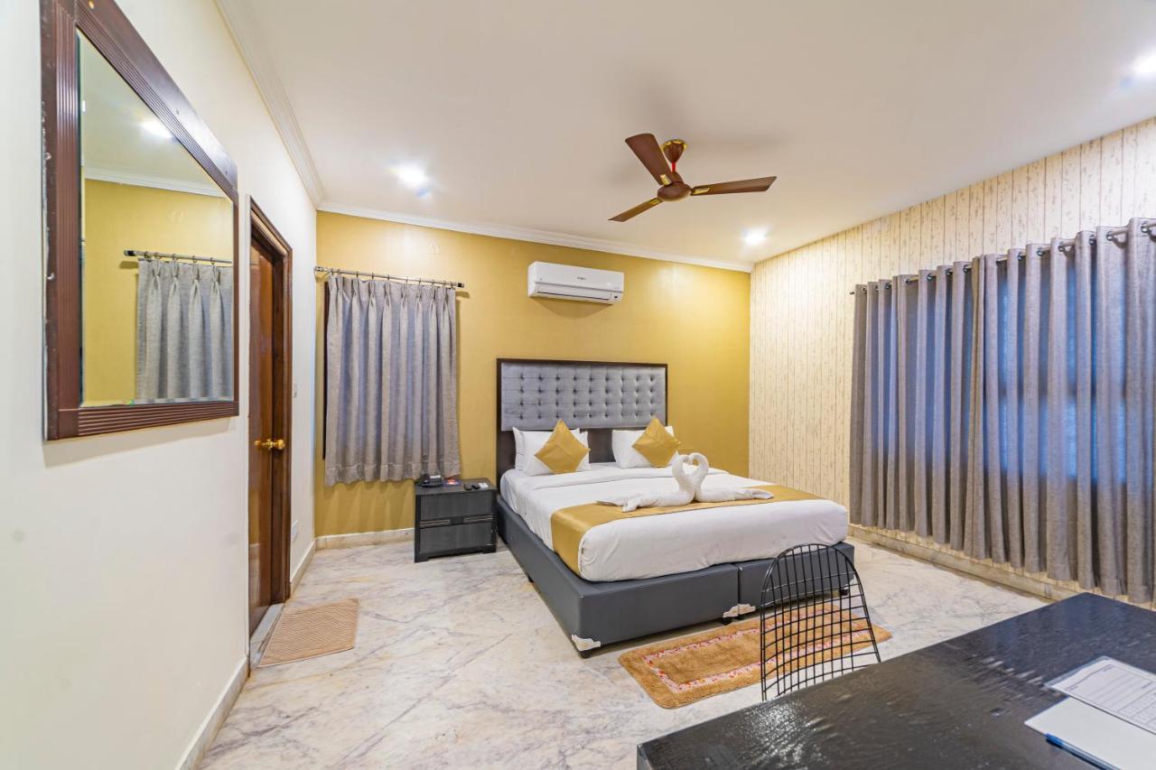Hotel Athome , Whitefields, Kondapur Hyderabad Bagian luar foto