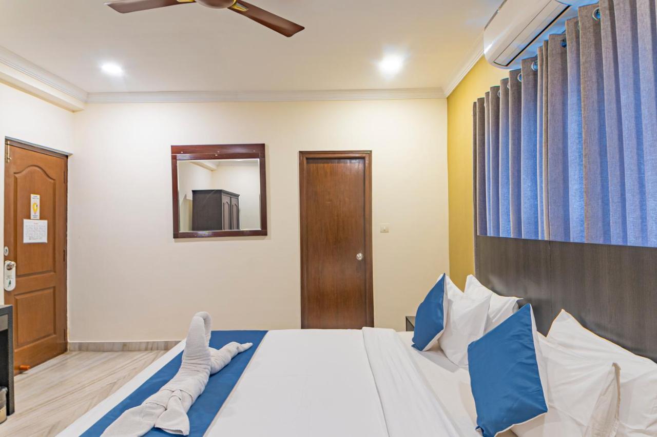 Hotel Athome , Whitefields, Kondapur Hyderabad Bagian luar foto